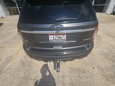 Used 2015 Ford Explorer XLT w/ Equipment Group 202B FWD image 7