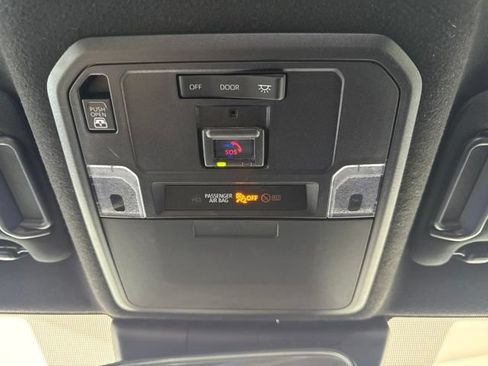 Used 2025 Toyota 4Runner SR5 AWD/4WD image 14