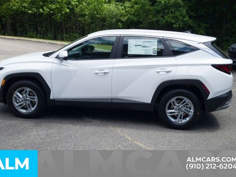 Used 2025 Hyundai Tucson SE FWD image 10