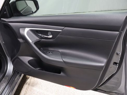 Used 2017 Nissan Altima 2.5 SL w/ 2.5 Technology Package image 25
