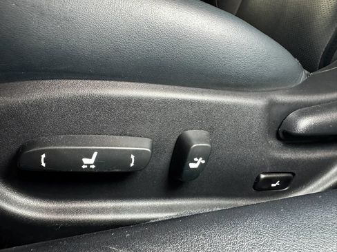 Used 2013 Lexus IS 250C w/ Luxury Pkg RWD image 11