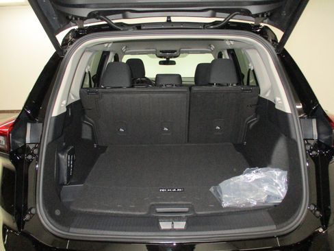 New 2026 Nissan Rogue SV w/ Cold Weather Package image 10