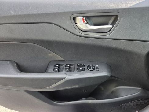 Used 2021 Hyundai Accent SE FWD image 27
