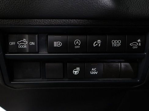 Used 2025 Toyota Tundra Limited AWD/4WD image 41