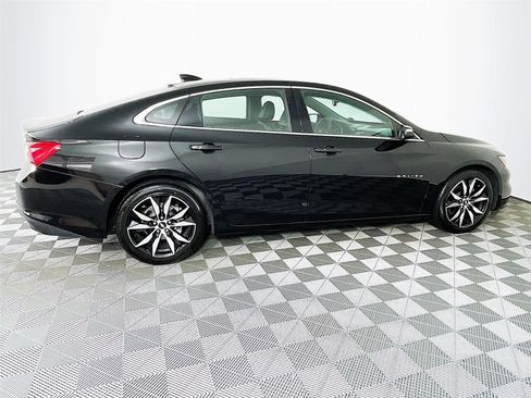 Used 2018 Chevrolet Malibu LT w/ Leather Package image 10