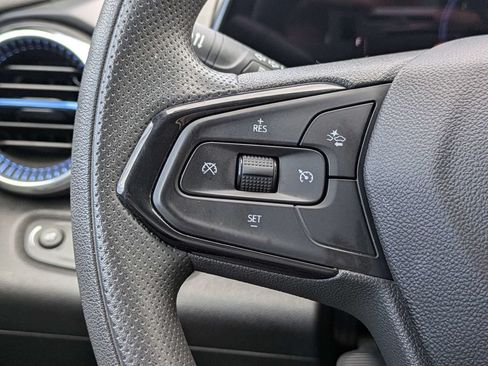Used 2025 Chevrolet Trax LT FWD image 24