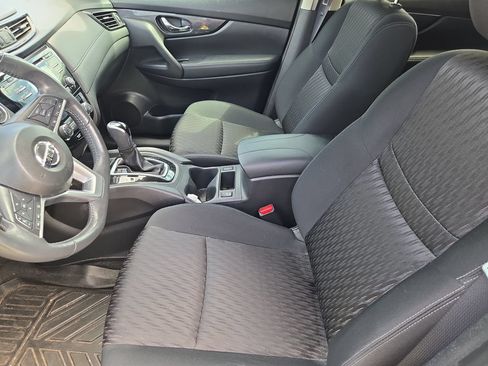 Used 2017 Nissan Rogue SV FWD image 15