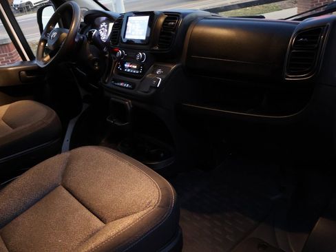 Used 2023 RAM ProMaster 2500 image 11