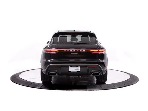Certified 2026 Porsche Macan AWD/4WD image 6