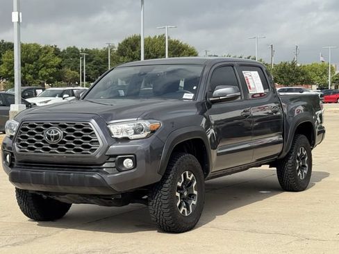 Used 2023 Toyota Tacoma TRD Off-Road w/ Technology Package AWD/4WD image 9