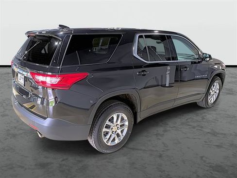 Used 2020 Chevrolet Traverse LS w/ LPO, Floor Liner Package AWD/4WD image 4