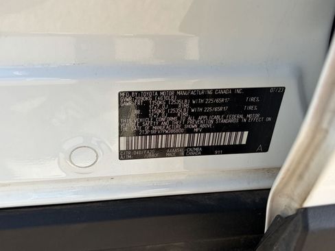 Used 2023 Toyota RAV4 XLE AWD/4WD image 30