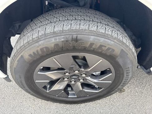 Used 2024 Ford F150 Lightning Flash image 12