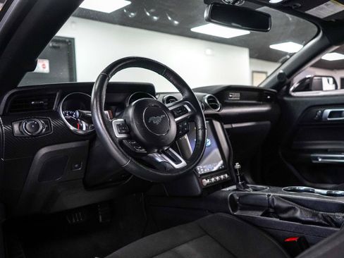 Used 2020 Ford Mustang Coupe RWD image 11
