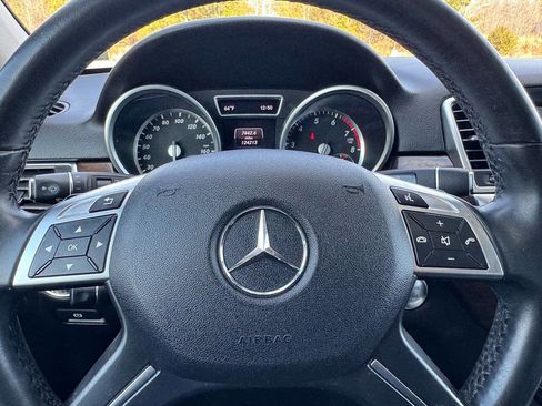 Used 2014 Mercedes-Benz ML 350 4MATIC w/ Premium 1 Package image 16
