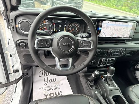 New 2026 Jeep Wrangler Unlimited Sahara AWD/4WD image 17