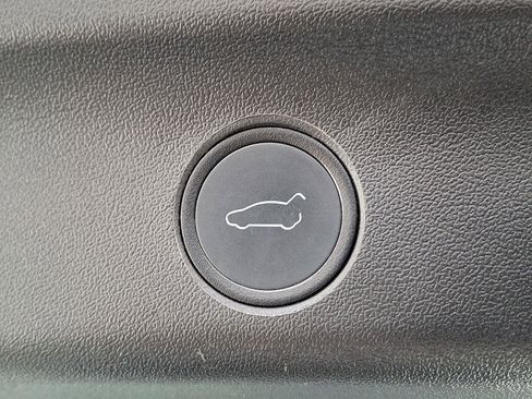 Used 2020 Tesla Model Y Performance image 31