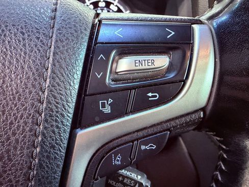 Used 2019 Toyota Land Cruiser image 25