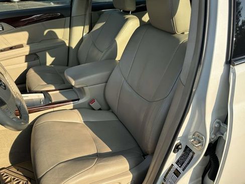 Used 2010 Toyota Avalon Limited FWD image 20