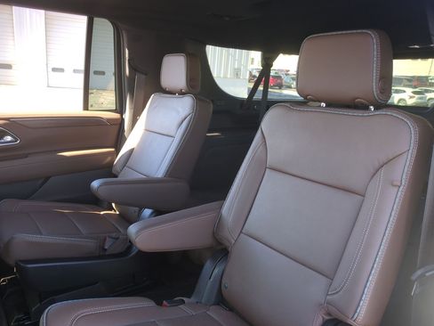 Certified 2024 Chevrolet Suburban High Country image 26