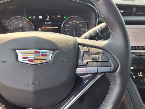 Certified 2023 Cadillac XT6 Premium Luxury AWD/4WD image 29