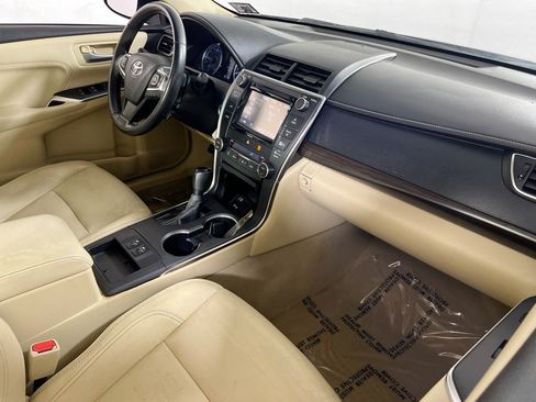 Used 2016 Toyota Camry XLE w/ Moonroof Package FWD image 28