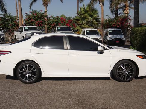 Used 2020 Toyota Camry SE FWD image 10