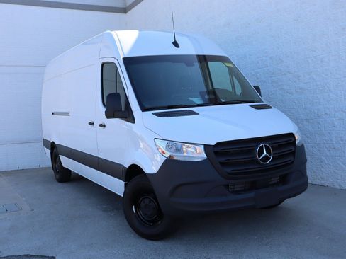 New 2025 Mercedes-Benz Sprinter 2500 image 18