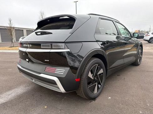 Used 2025 Hyundai Ioniq 5 SEL image 11