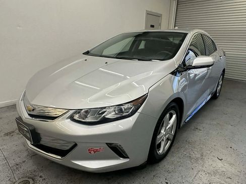 Used 2017 Chevrolet Volt LT w/ Comfort Package image 34