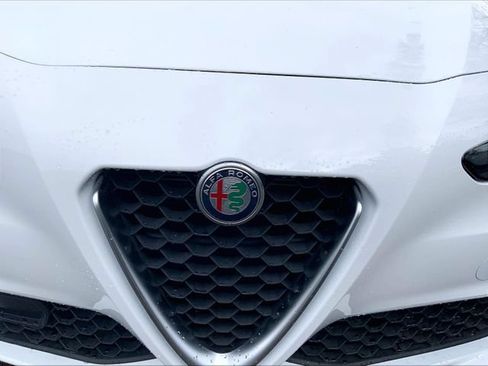 Used 2021 Alfa Romeo Giulia Sprint w/ Sun & Sound Package AWD/4WD image 5