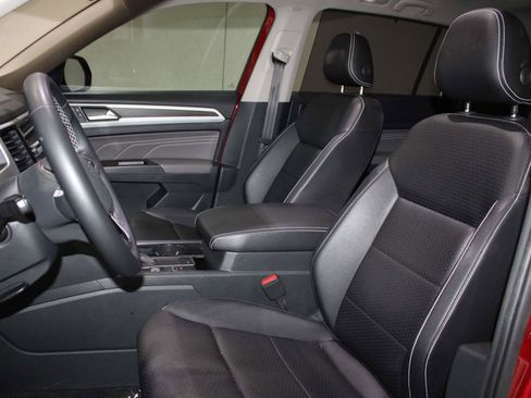 Used 2023 Volkswagen Atlas SE w/ Panoramic Sunroof Package image 13