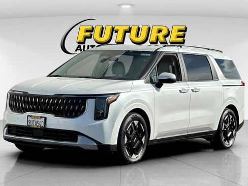 Used 2026 Kia Carnival EX image 8