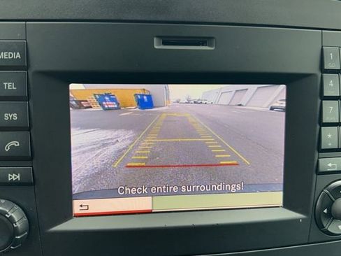 Used 2018 Mercedes-Benz Metris Passenger image 28