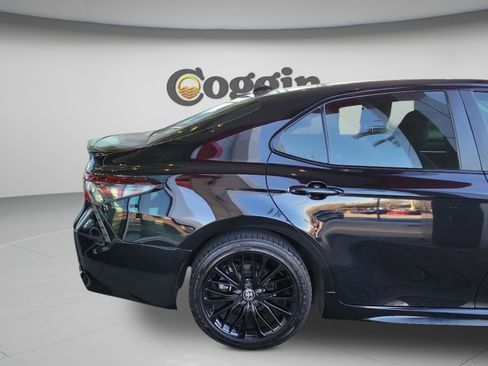 Used 2022 Toyota Camry SE image 32