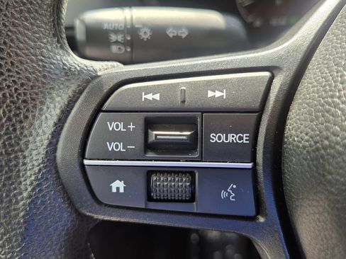 Used 2025 Honda CR-V LX image 23