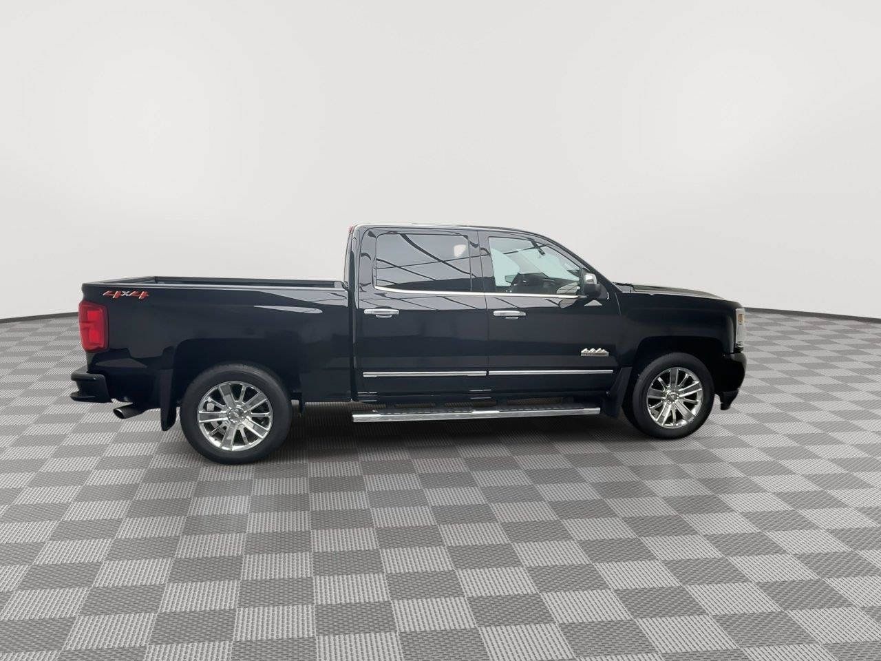 Used 2018 Chevrolet Silverado 1500 High Country w/ LPO, Protection Package AWD/4WD image 43