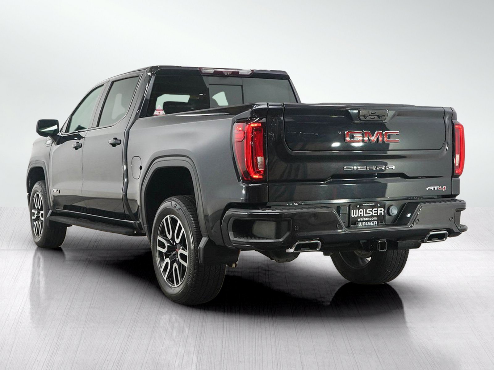 Used 2022 GMC Sierra 1500 AT4 w/ AT4 Premium Package AWD/4WD image 3