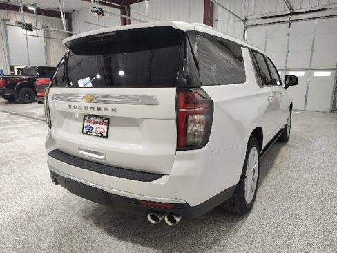 Used 2023 Chevrolet Suburban High Country AWD/4WD image 6