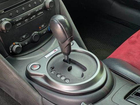Used 2020 Nissan 370Z NISMO RWD image 20