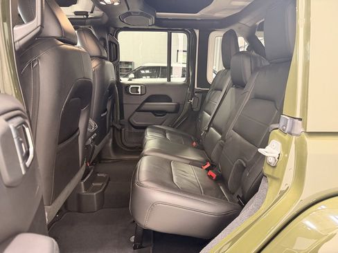 Used 2022 Jeep Wrangler Unlimited Sahara image 12