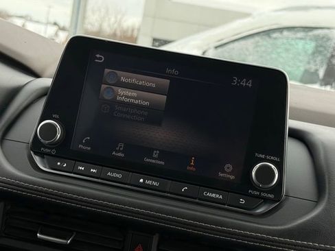 Used 2022 Nissan Rogue S image 23