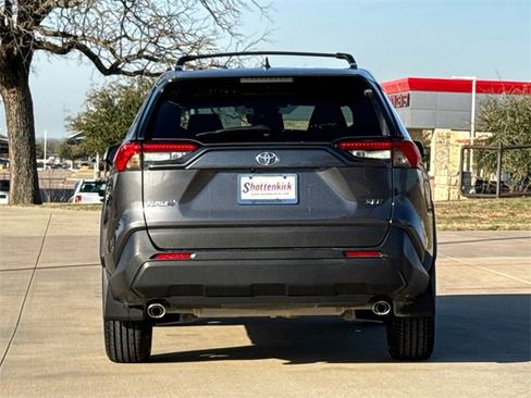 Used 2024 Toyota RAV4 XLE Premium image 7