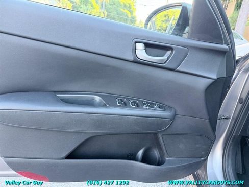 Used 2018 Kia Optima LX w/ 17" Alloy Wheels Package FWD image 22