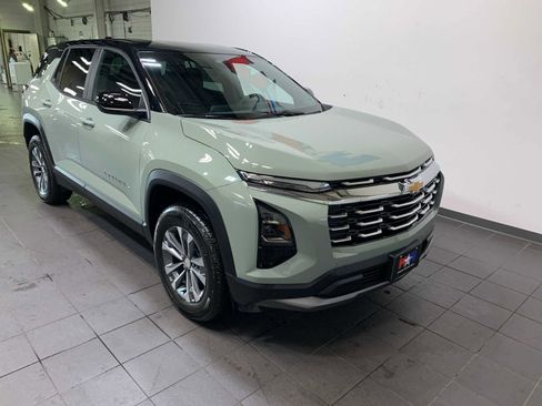 New 2026 Chevrolet Equinox LT image 2