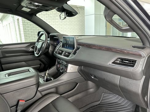 Used 2024 Chevrolet Tahoe Z71 w/ Luxury Package AWD/4WD image 29