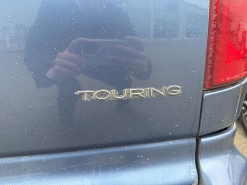 Used 2007 Chrysler Town & Country Touring w/ Leather Interior Group FWD image 10
