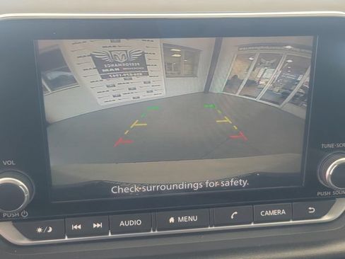 Used 2024 Nissan Rogue S FWD image 33