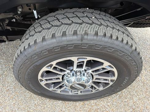 New 2026 Ford F250 Platinum w/ Platinum Plus Package AWD/4WD image 13