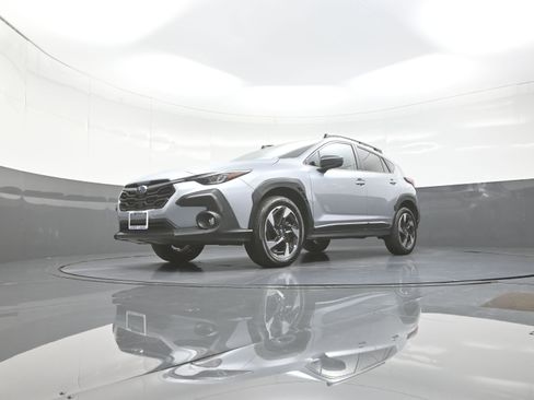 Used 2025 Subaru Crosstrek 2.5i Limited AWD/4WD image 11
